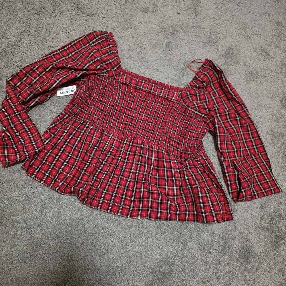Old Navy Red Plaid Smocked Peplum Long-Sleeve Top - Women 2X